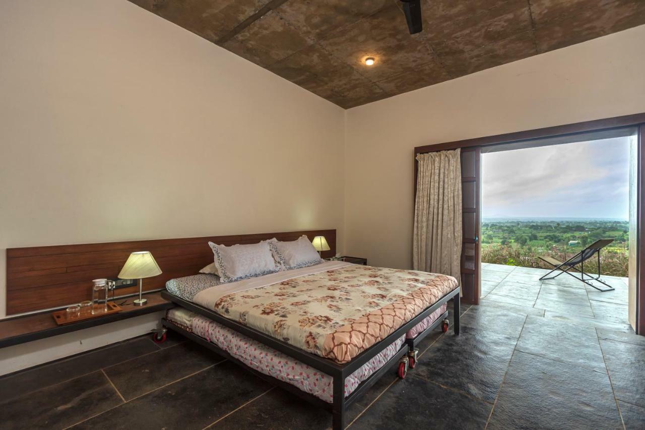 Saffronstays Zen, Igatpuri - Lake-View Villa With Indoor And Outdoor Games Esterno foto